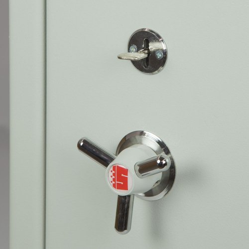 SB-0-149SD Kassakaappi avainlukolla lähikuva