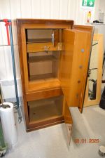 Käytetty kassakaappi hyvä ja hinnaltaan edullinen