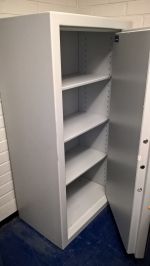 Käytetty kassakaappi charvat NEUTRON STAR hyvä ja hinnaltaan edullinen