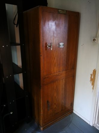 Käytetty kassakaappi G. R Grundström edulliseen hintaan, hinta 400€