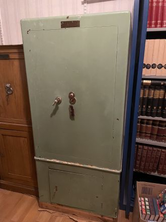 Käytetty kassakaappi G.R Grundström edulliseen hintaan, hinta 400€