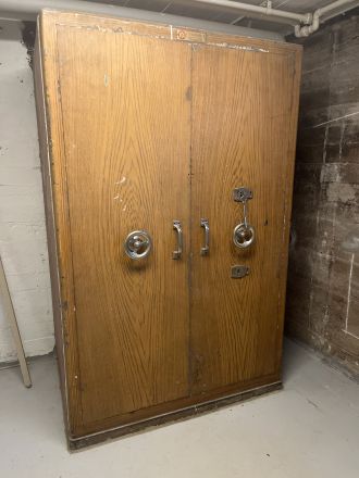 Käytetty kassakaappi G.R.Grundström edulliseen hintaan, hinta 450€