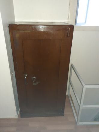 Käytetty kassakaappi Heteka edulliseen hintaan, hinta 400€