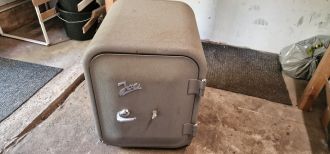 Käytetty kassakaappi Jöli Model 2 edulliseen hintaan, hinta 200€