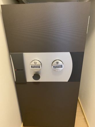 Käytetty kassakaappi KASO Kaso E4-330 edulliseen hintaan, hinta 3500€