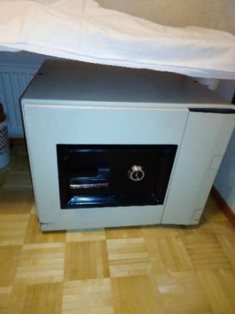 Käytetty kassakaappi KASO OY KASO edulliseen hintaan, hinta 500€