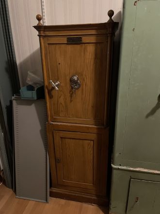 Käytetty kassakaappi MauryCo edulliseen hintaan, hinta 700€