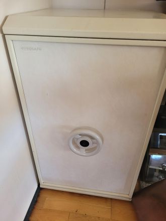 Käytetty paloturvakaappi Dahlstedt Modell BDD edulliseen hintaan, hinta 90€