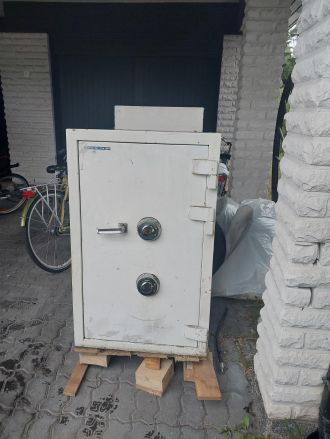 Käytetty paloturvakaappi Kaipio Oy Tampere edulliseen hintaan, hinta 1200€