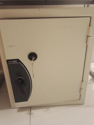 Käytetty turvakaappi Prosafe Ss 3492 edulliseen hintaan, hinta 150€