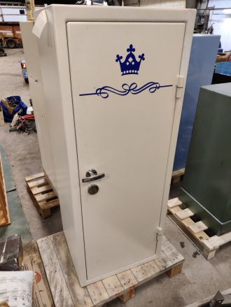 Käytetty turvakaappi ZuGil Royale 1500 edulliseen hintaan, hinta 300€